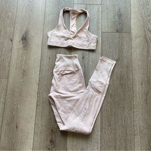 ALO Yoga Matching Set - Leggings and Sports Bra - Light Pink XS